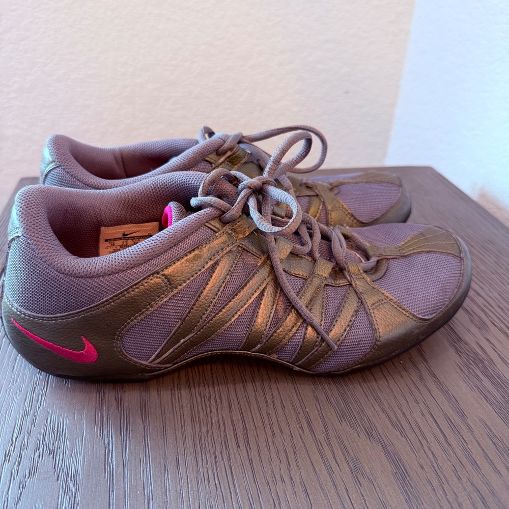 Nike Musique IV Womens Dance Sneakers Bronze Pink‎ 324751-063 Size 10